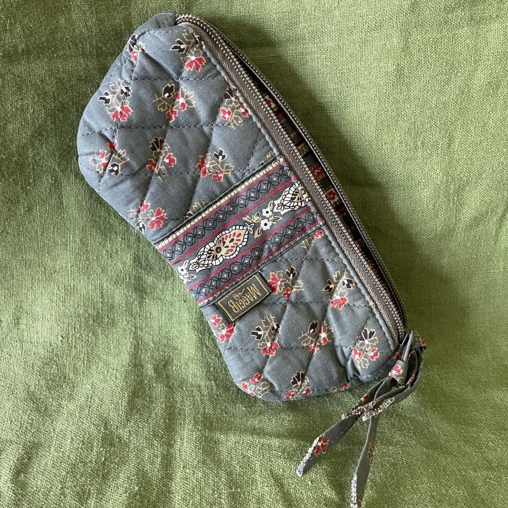 Vintage MaggiB Quilted Floral Two Compartment Belt Bag With Zipper Closures